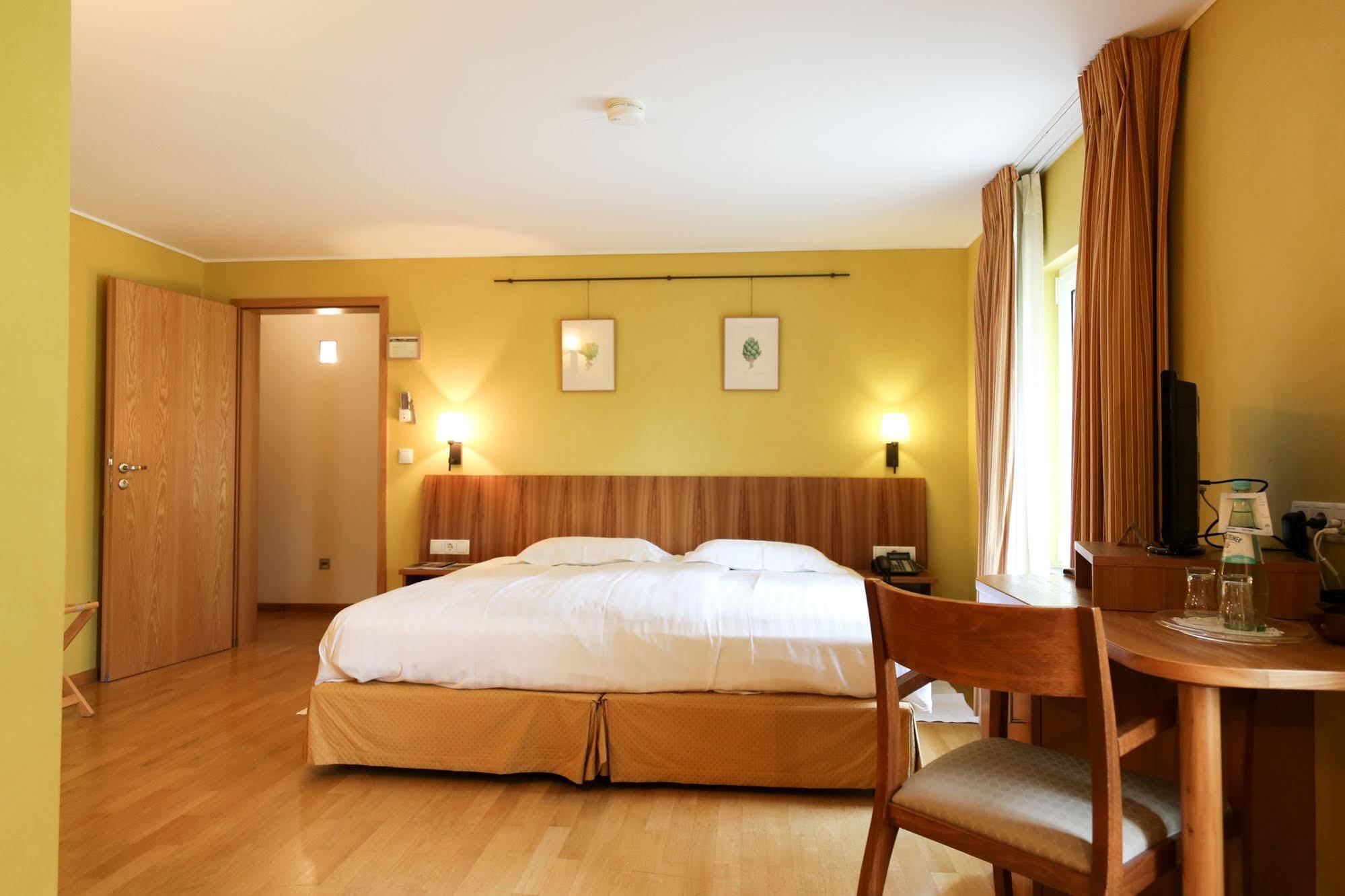 Manoir Kasselslay Hotel Clervaux Exterior photo